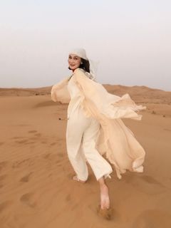 Luna Maya feet photo 13