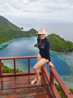 Luna Maya feet photo 1