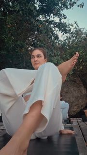 Luna Maya feet photo 6