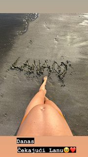 Luna Đogani feet photo 1