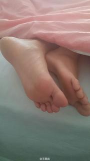 Luodan Wang feet photo 1