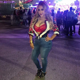 Lupe Ramos feet photo thumbnail