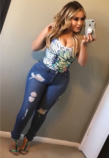 Lupe Ramos feet photo thumbnail