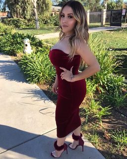 Lupe Ramos feet photo thumbnail