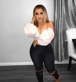 Lupe Ramos feet photo thumbnail