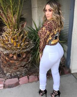 Lupe Ramos feet photo thumbnail