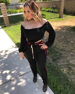 Lupe Ramos feet photo thumbnail