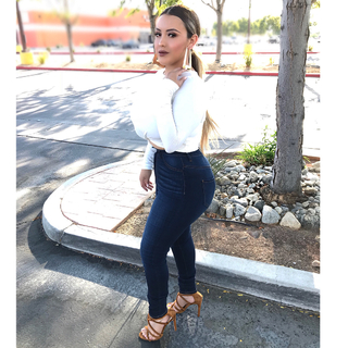 Lupe Ramos feet photo thumbnail