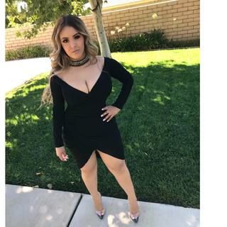 Lupe Ramos feet photo thumbnail