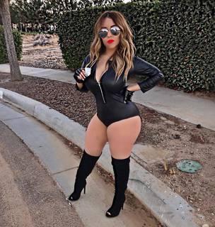 Lupe Ramos feet photo thumbnail