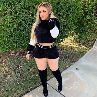 Lupe Ramos feet photo thumbnail