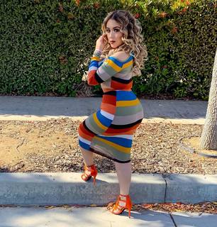 Lupe Ramos feet photo thumbnail