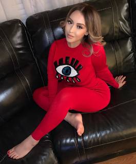 Lupe Ramos feet photo thumbnail