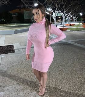 Lupe Ramos feet photo thumbnail