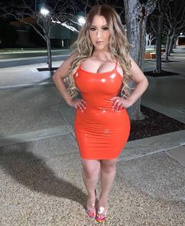 Lupe Ramos feet photo thumbnail