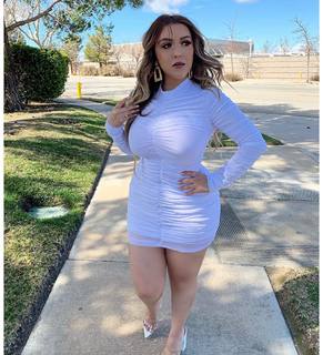 Lupe Ramos feet photo thumbnail