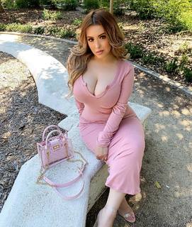 Lupe Ramos feet photo thumbnail