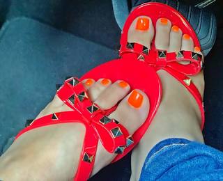 Lupe Ramos feet photo thumbnail