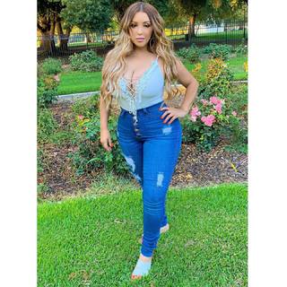 Lupe Ramos feet photo thumbnail