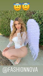 Lupe Ramos feet photo thumbnail