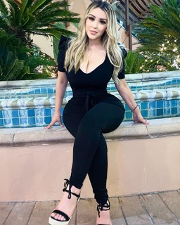 Lupe Ramos feet photo thumbnail