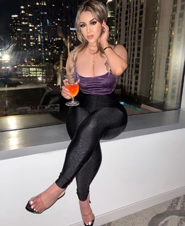 Lupe Ramos feet photo thumbnail