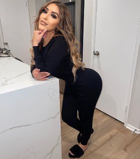 Lupe Ramos feet photo thumbnail