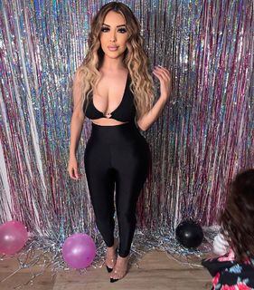 Lupe Ramos feet photo thumbnail