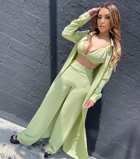 Lupe Ramos feet photo thumbnail