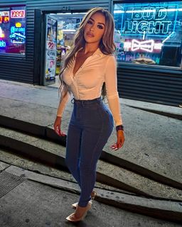 Lupe Ramos feet photo thumbnail