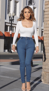 Lupe Ramos feet photo thumbnail