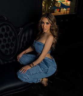 Lupe Ramos feet photo thumbnail