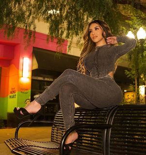 Lupe Ramos feet photo thumbnail