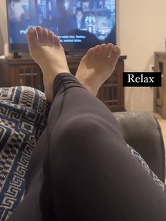 Lupe Ramos feet photo thumbnail