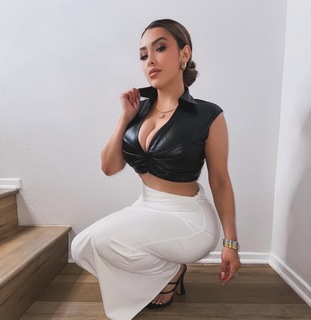 Lupe Ramos feet photo thumbnail