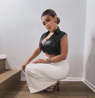 Lupe Ramos feet photo thumbnail