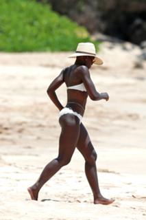 Lupita Nyong'o feet photo thumbnail