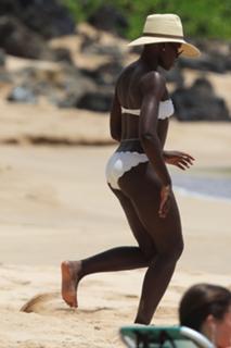 Lupita Nyong'o feet photo thumbnail