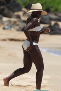 Lupita Nyong'o feet photo thumbnail