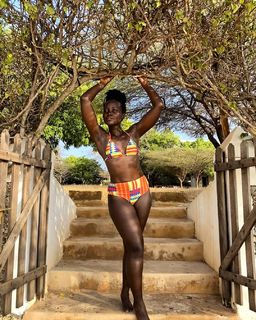 Lupita Nyong'o feet photo thumbnail