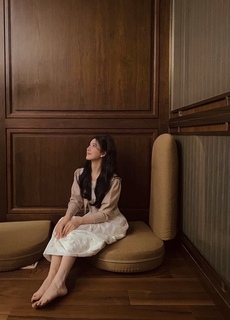 Lusi Zhao feet photo thumbnail