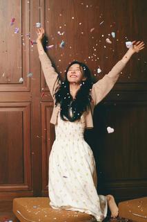 Lusi Zhao feet photo thumbnail