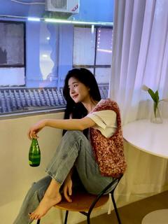 Lusi Zhao feet photo thumbnail