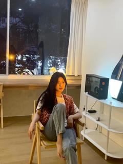 Lusi Zhao feet photo thumbnail