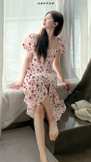 Lusi Zhao feet photo thumbnail