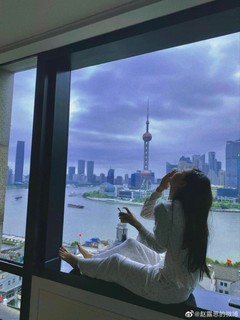 Lusi Zhao feet photo thumbnail