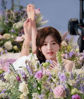 Lusi Zhao feet photo thumbnail