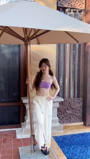 Lusi Zhao feet photo thumbnail