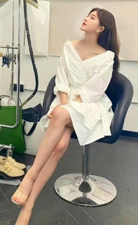 Lusi Zhao feet photo thumbnail