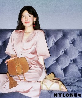 Lusi Zhao feet photo thumbnail